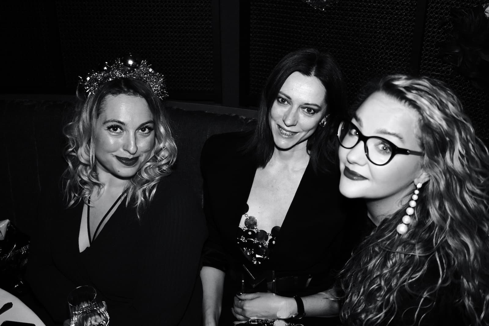 Three guests together on the sofa at a Helsinki Perfume Club celebration